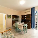 Mare Aparthotel 4*